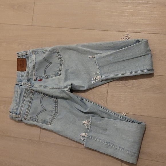 Levi wedgie ripped jeans - Picture 6 of 6